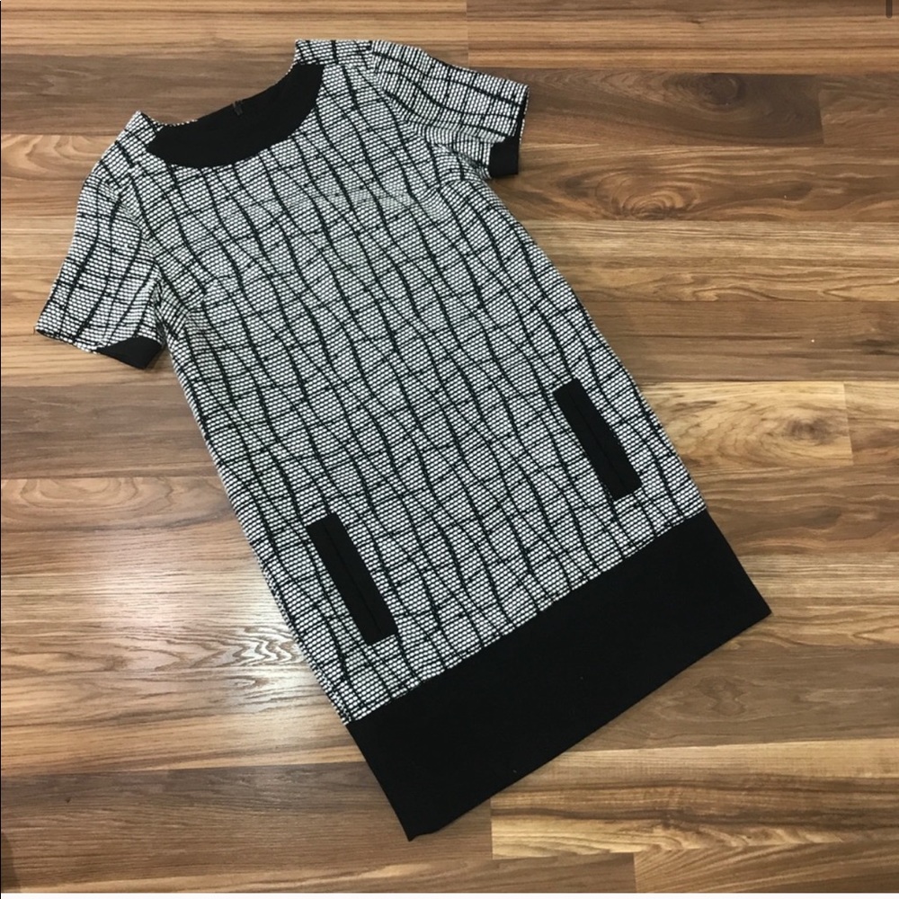 NEW Banana Republic Black and White Shift Dress 2